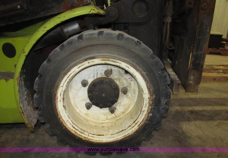 image for item G9839 1998 Clark CGP30 Gensis Type D forklift