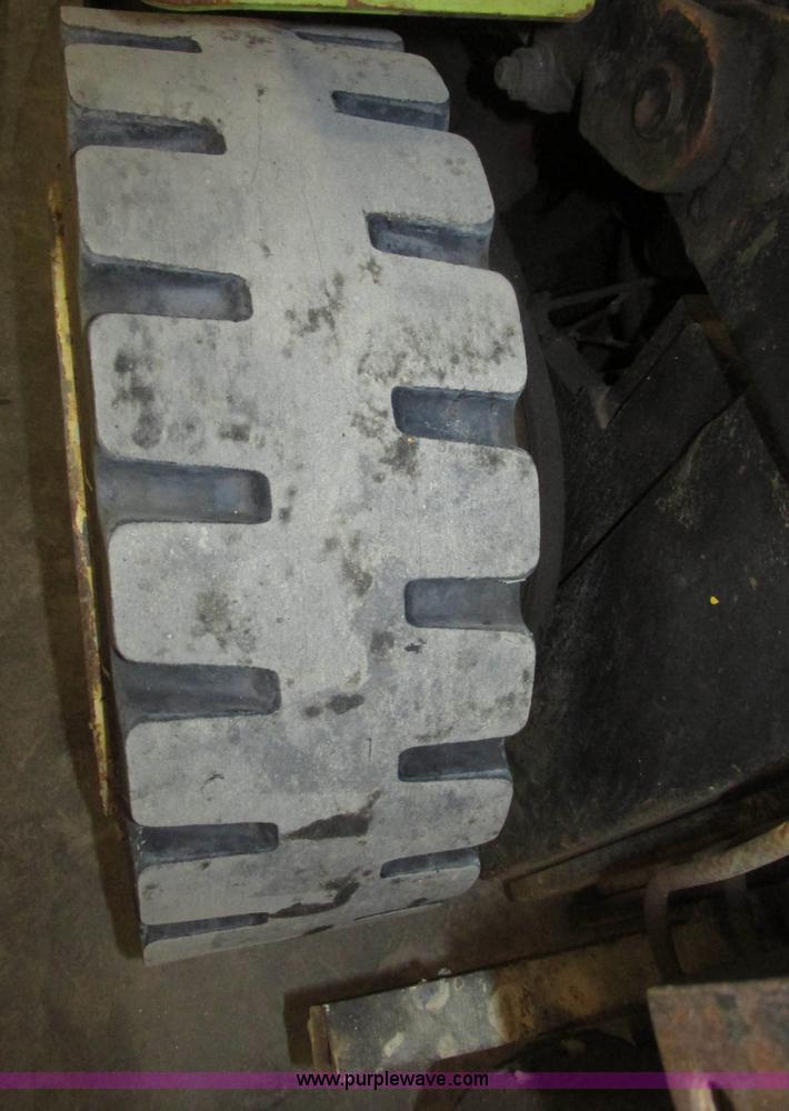 image for item G9839 1998 Clark CGP30 Gensis Type D forklift