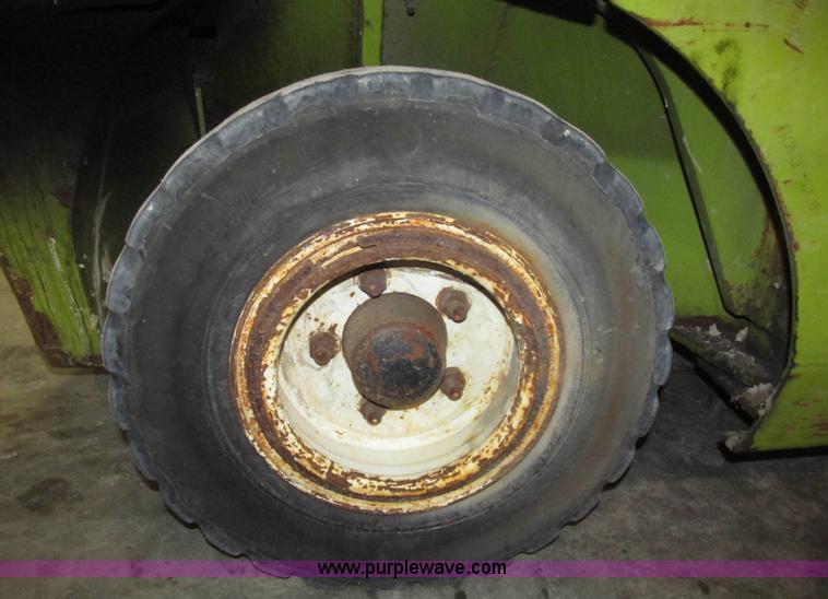 image for item G9839 1998 Clark CGP30 Gensis Type D forklift