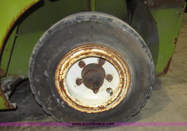 image for item G9839 1998 Clark CGP30 Gensis Type D forklift