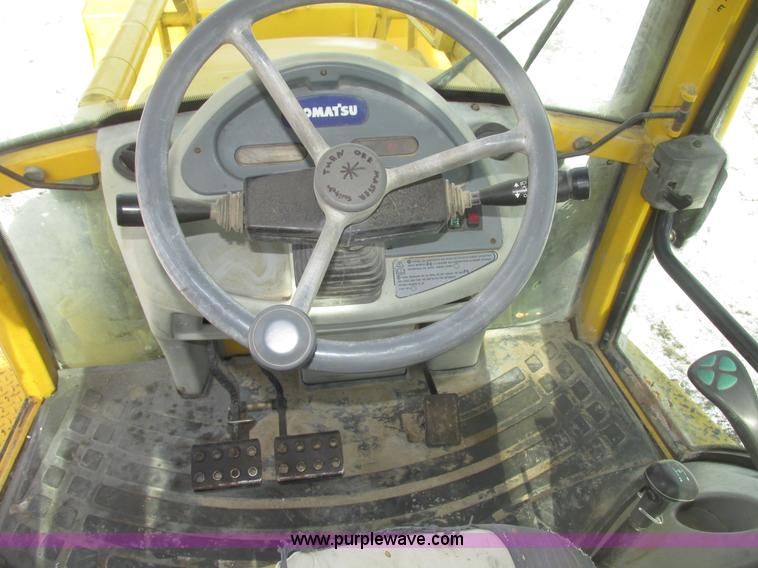 image for item G9852 1999 Komatsu WB140 backhoe