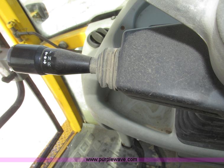 image for item G9852 1999 Komatsu WB140 backhoe