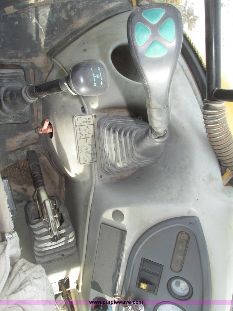 image for item G9852 1999 Komatsu WB140 backhoe