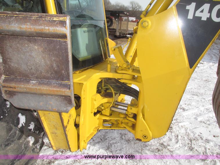 image for item G9852 1999 Komatsu WB140 backhoe