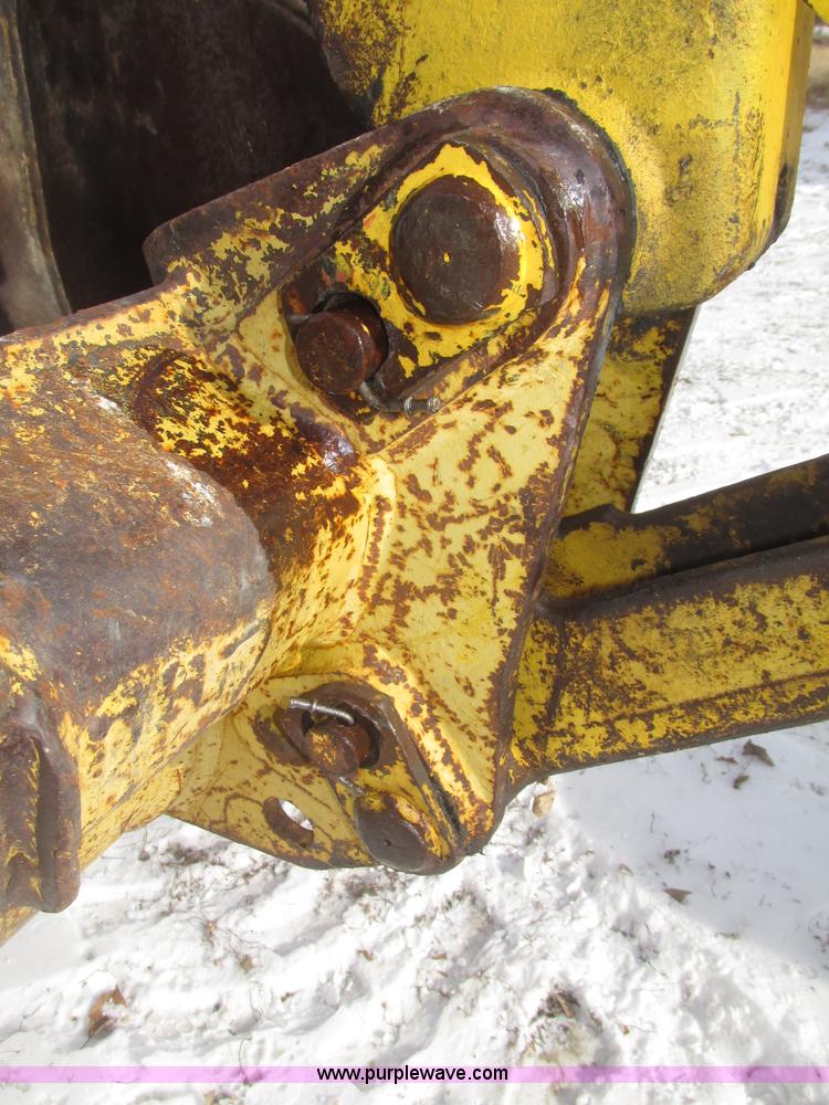 image for item G9852 1999 Komatsu WB140 backhoe