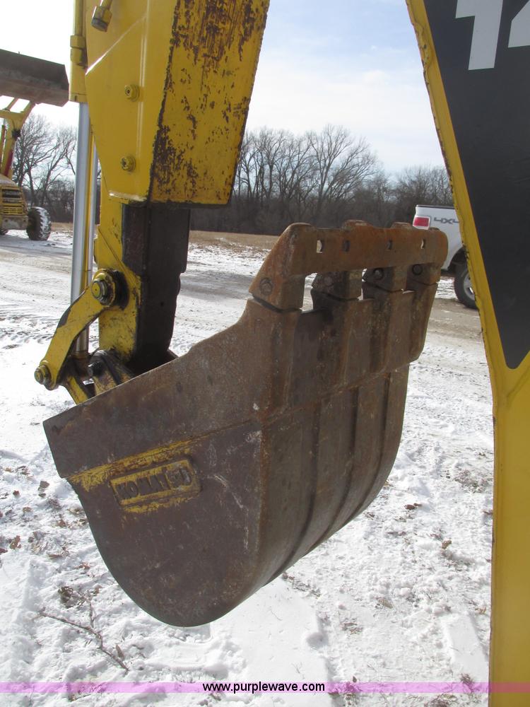 image for item G9852 1999 Komatsu WB140 backhoe