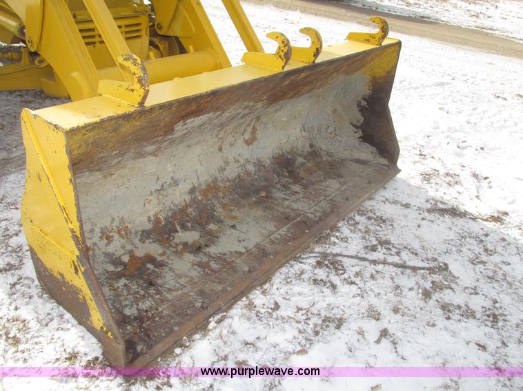 image for item G9852 1999 Komatsu WB140 backhoe