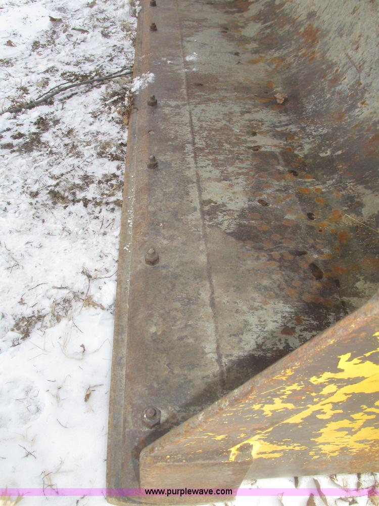 image for item G9852 1999 Komatsu WB140 backhoe