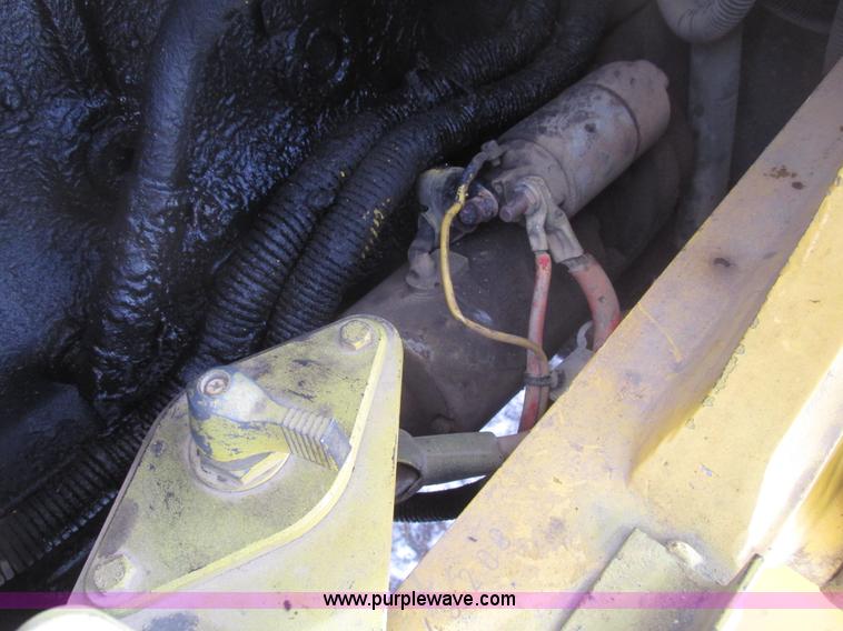 image for item G9852 1999 Komatsu WB140 backhoe