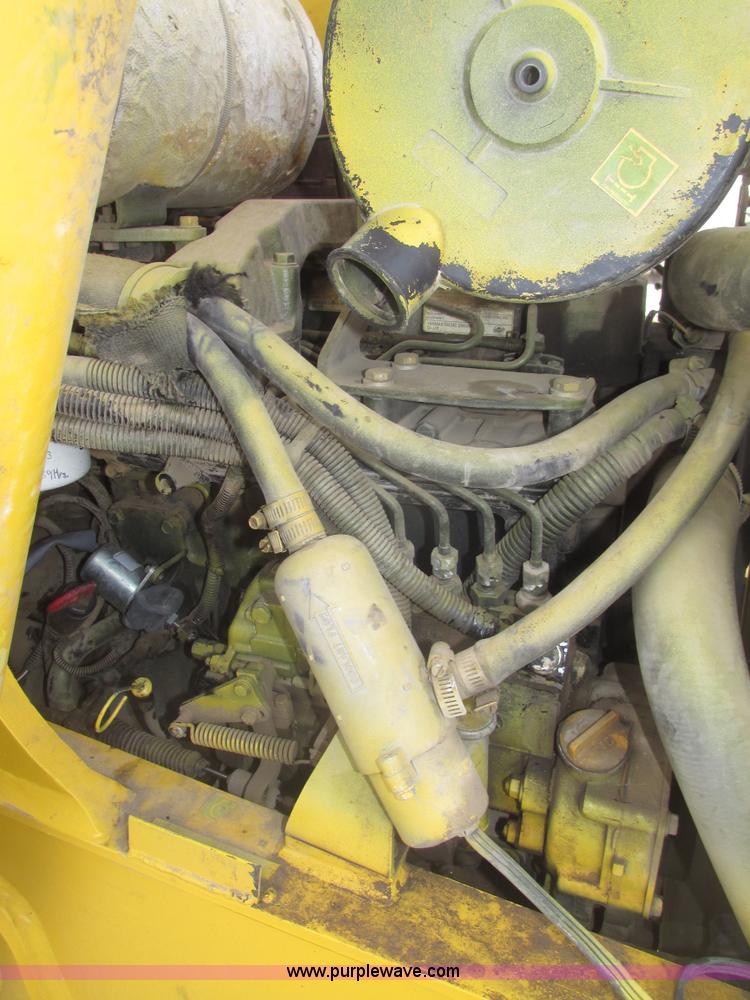 image for item G9852 1999 Komatsu WB140 backhoe