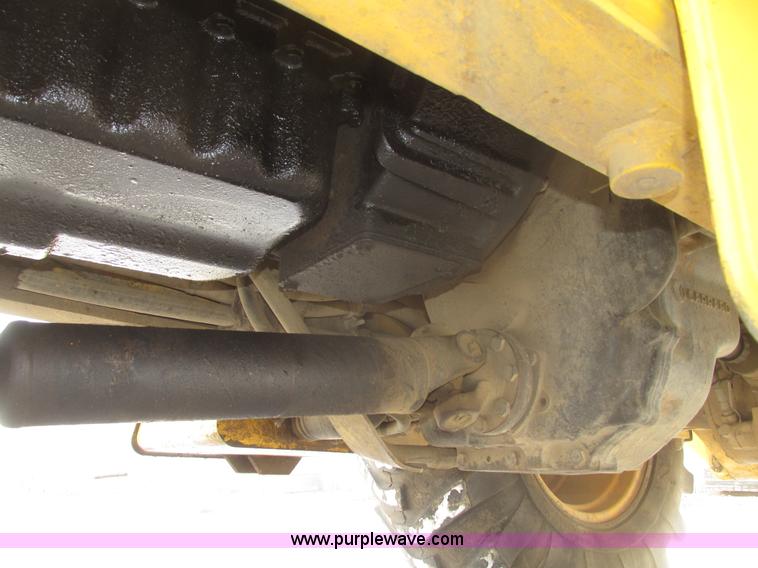 image for item G9852 1999 Komatsu WB140 backhoe