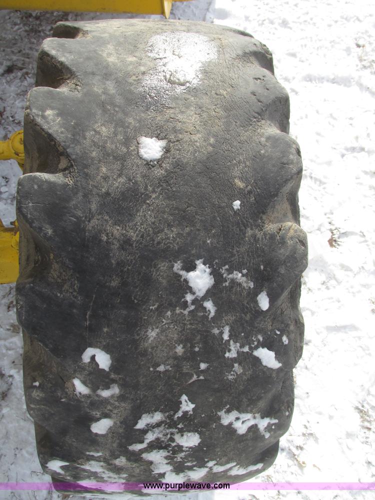 image for item G9852 1999 Komatsu WB140 backhoe