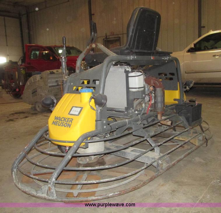 image for item G9855 Wacker Neuson CRT48 power trowel