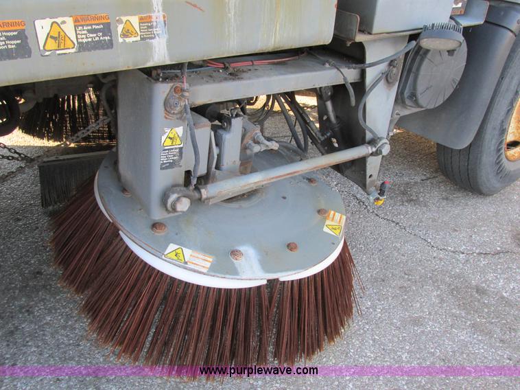 image for item H7617 2004 GMC T7500 Centurion street sweeper