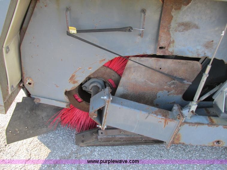image for item H7617 2004 GMC T7500 Centurion street sweeper