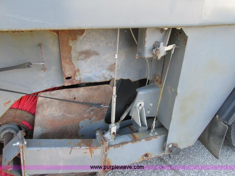 image for item H7617 2004 GMC T7500 Centurion street sweeper