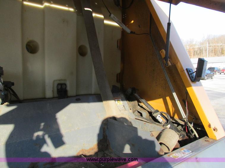 image for item H7617 2004 GMC T7500 Centurion street sweeper