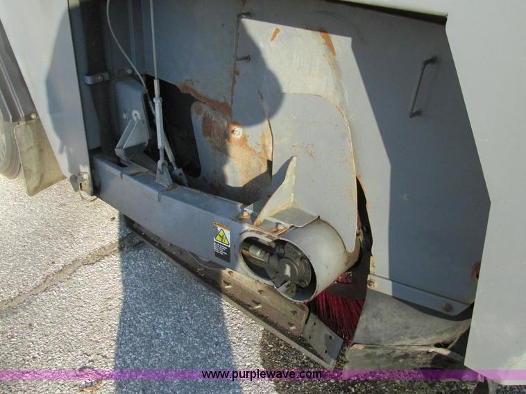 image for item H7617 2004 GMC T7500 Centurion street sweeper