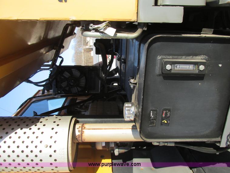 image for item H7617 2004 GMC T7500 Centurion street sweeper