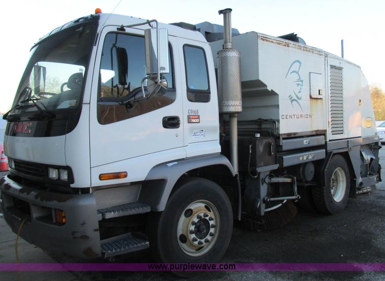 image for item H7618 2005 GMC T7500 Centurion Tennant street sweeper