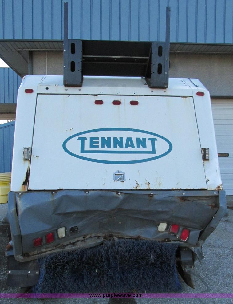 image for item H7618 2005 GMC T7500 Centurion Tennant street sweeper