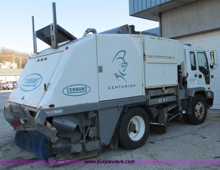 image for item H7618 2005 GMC T7500 Centurion Tennant street sweeper