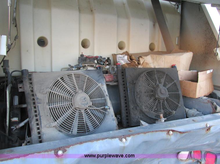 image for item H7618 2005 GMC T7500 Centurion Tennant street sweeper