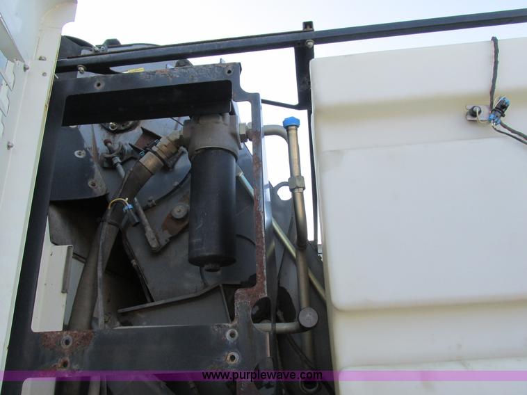 image for item H7618 2005 GMC T7500 Centurion Tennant street sweeper