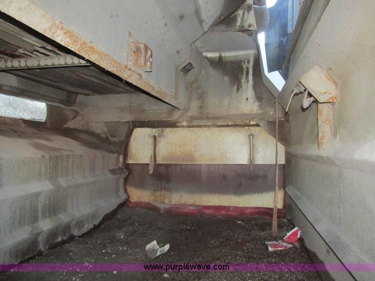 image for item H7618 2005 GMC T7500 Centurion Tennant street sweeper