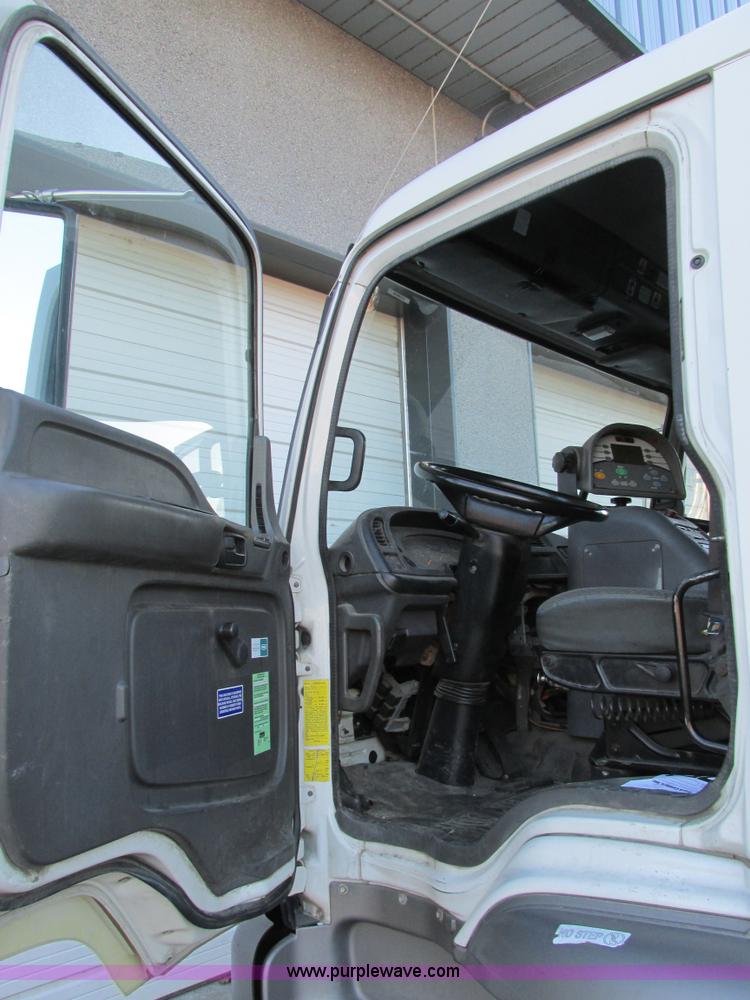 image for item H7618 2005 GMC T7500 Centurion Tennant street sweeper