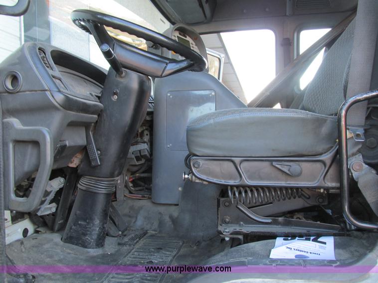 image for item H7618 2005 GMC T7500 Centurion Tennant street sweeper