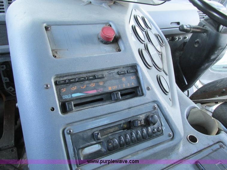 image for item H7618 2005 GMC T7500 Centurion Tennant street sweeper