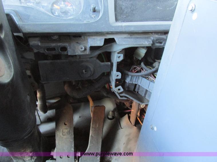 image for item H7618 2005 GMC T7500 Centurion Tennant street sweeper