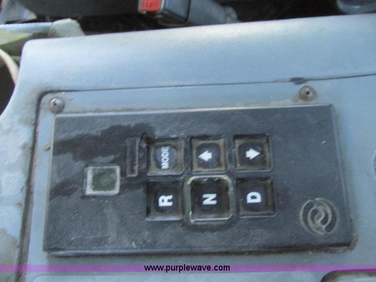 image for item H7618 2005 GMC T7500 Centurion Tennant street sweeper