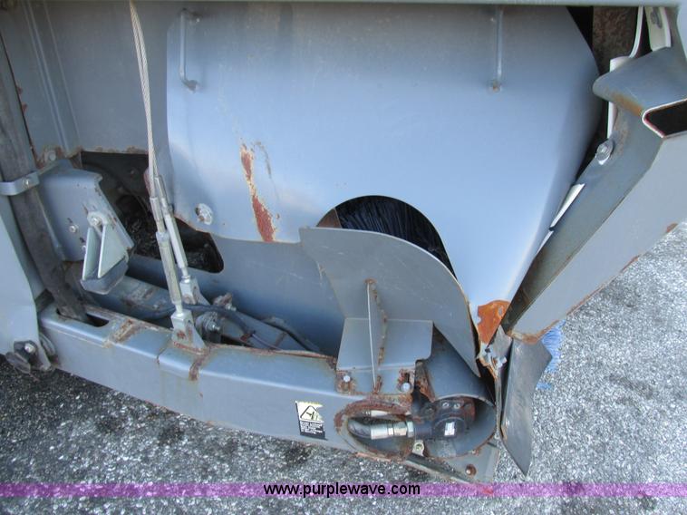 image for item H7618 2005 GMC T7500 Centurion Tennant street sweeper