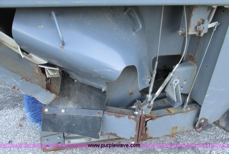 image for item H7618 2005 GMC T7500 Centurion Tennant street sweeper