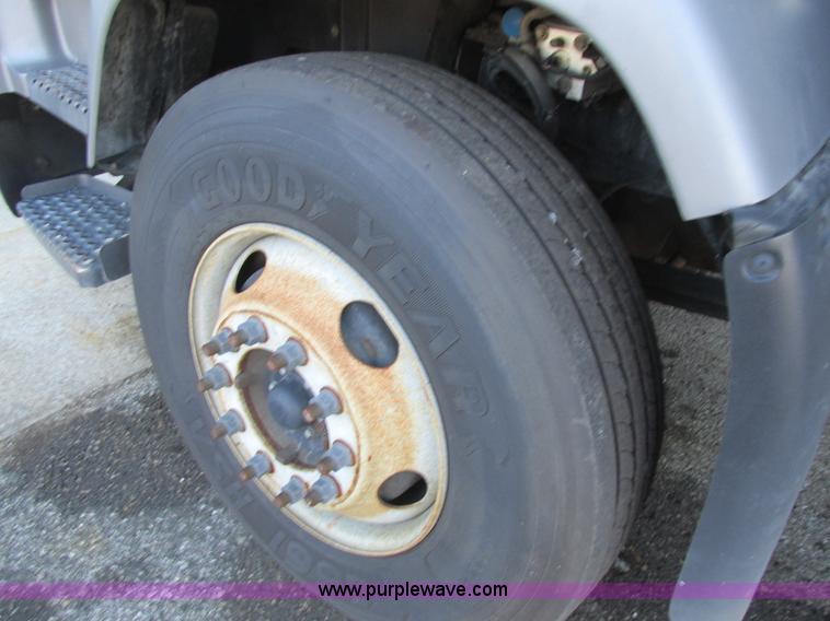 image for item H7618 2005 GMC T7500 Centurion Tennant street sweeper