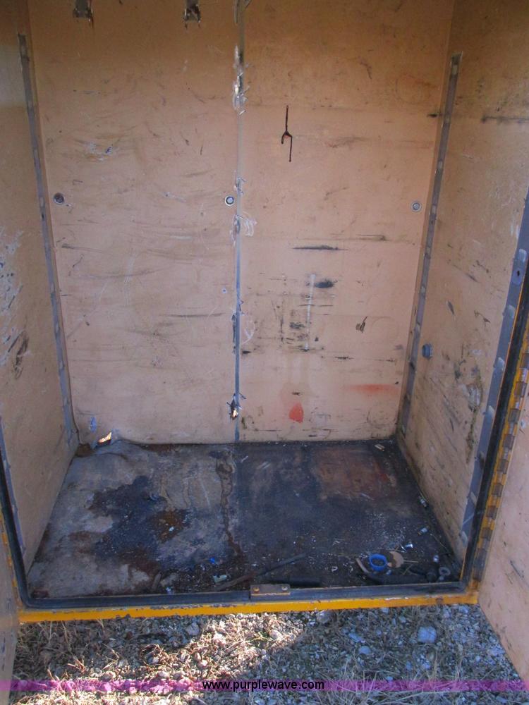 image for item H7621 2001 International 4900 bucket truck