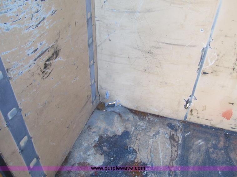 image for item H7621 2001 International 4900 bucket truck