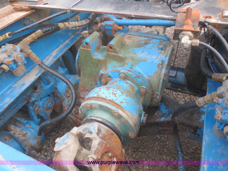 image for item I2125 1998 Mack CH613 semi truck