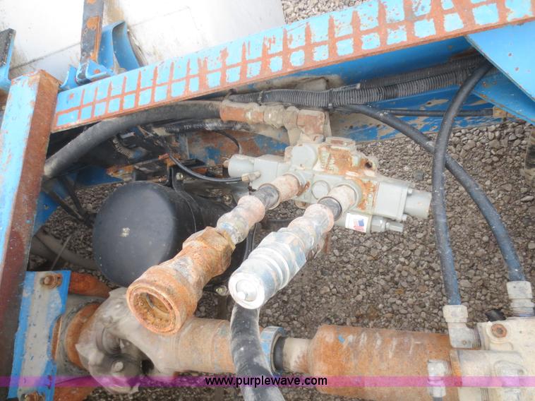 image for item I2125 1998 Mack CH613 semi truck