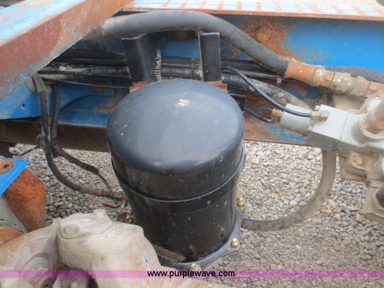 image for item I2125 1998 Mack CH613 semi truck