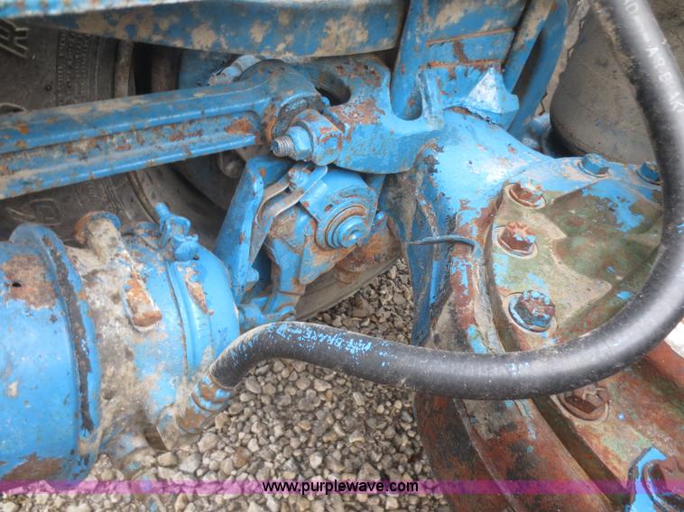 image for item I2125 1998 Mack CH613 semi truck