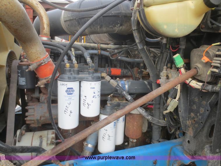 image for item I2125 1998 Mack CH613 semi truck