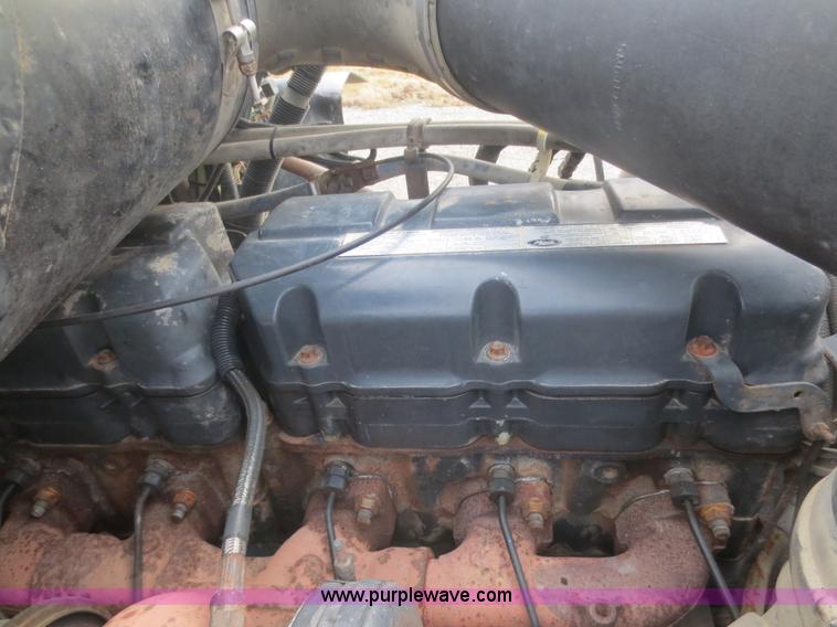 image for item I2125 1998 Mack CH613 semi truck