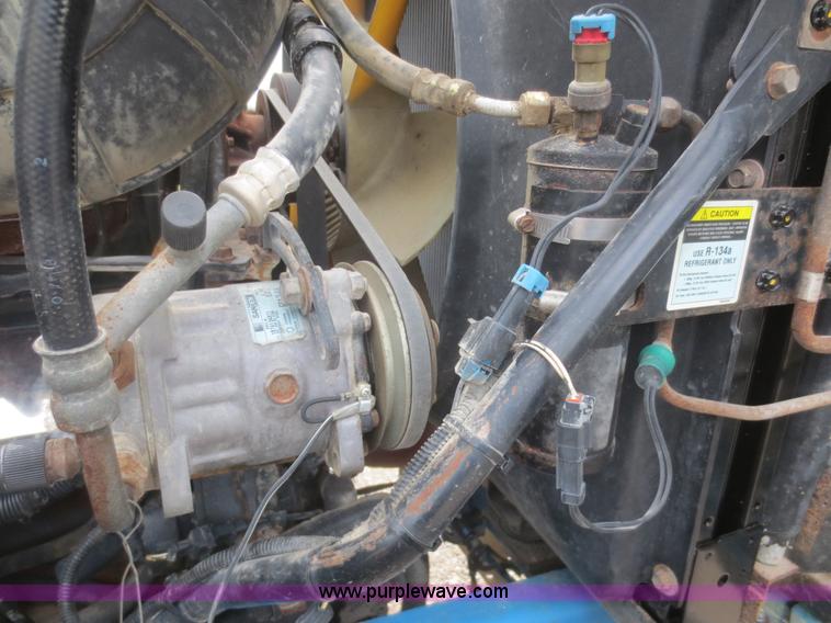 image for item I2125 1998 Mack CH613 semi truck