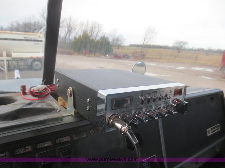 image for item I2125 1998 Mack CH613 semi truck