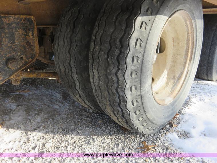 image for item I2281 1996 Load King trailer