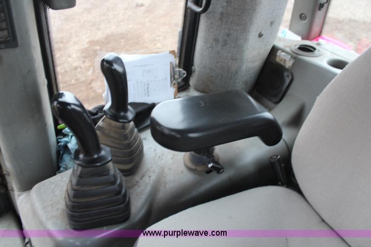 image for item I2375 2001 New Holland DC180 dozer