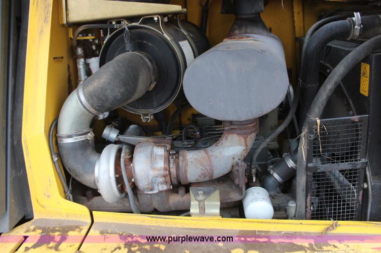 image for item I2375 2001 New Holland DC180 dozer